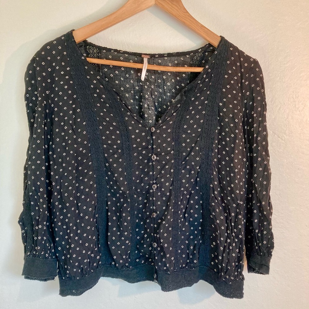 Free People Button Front Peasant
Blouse Black Size (M)
